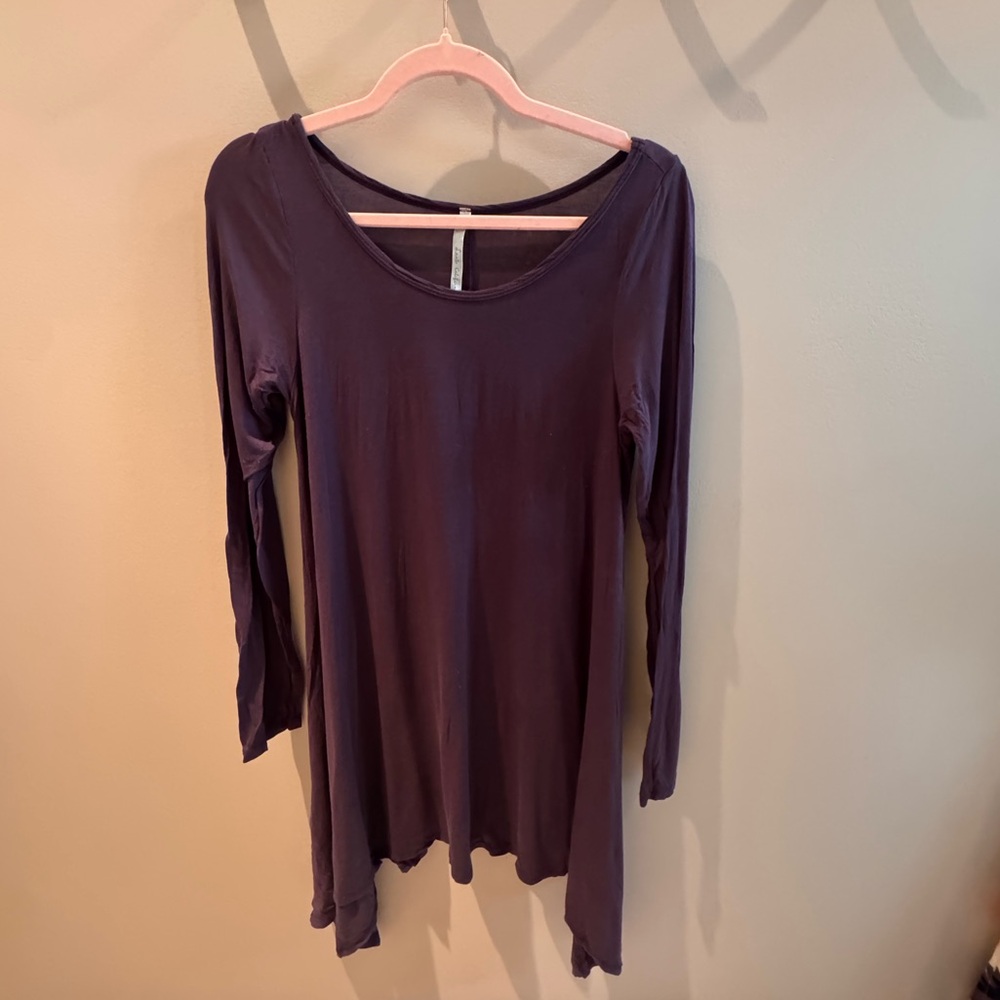 Women's Long Sleeve Scoop Neck Tunic - Deep Plum